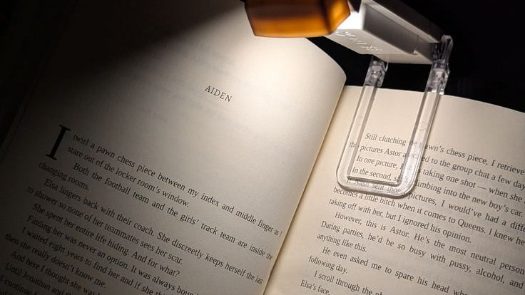 LumaLite Mini – Foldable Night Reading Lamp